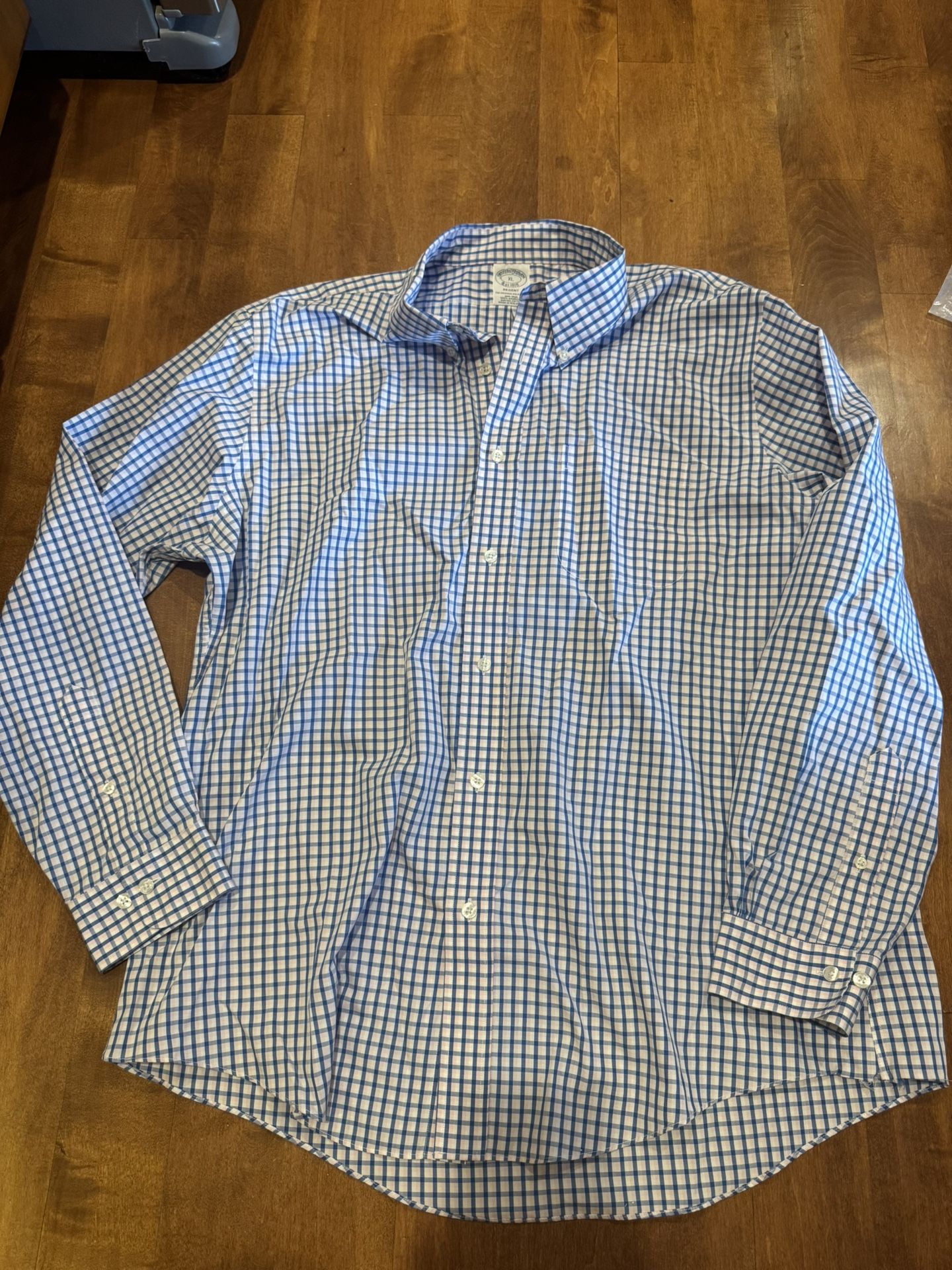 Men’s Brooks Brothers Button Down Shirt Shipping Available