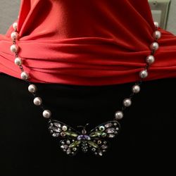 Beautiful Pearl Collar W/ Butterfly  Fine Jewelry 