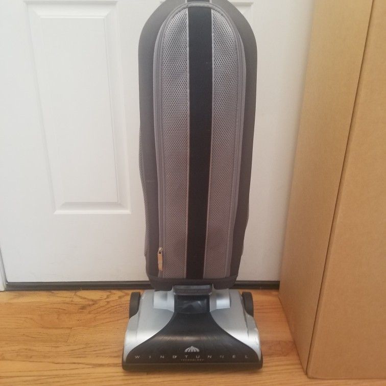 NEW cond HOOVER VACUUM CLEANER WITH AMAZING POWER SUCTION , WORKS EXCELLENT , IN THE BOX