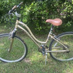 Schwinn Midmoor  Comfort Bike