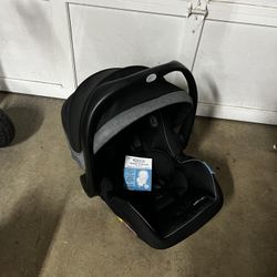 Graco Infant Car seat 