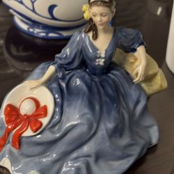 Royal Doulton HN 2429 Elyse Figurine Seated Lady In Blue Dress Vintage 1971