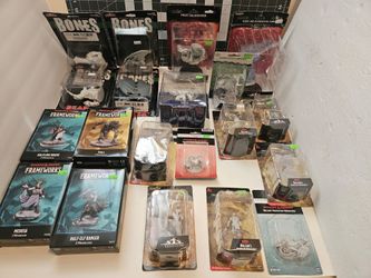 Lot of 20 Dungeons and Dragons D & D unpainted mini figures