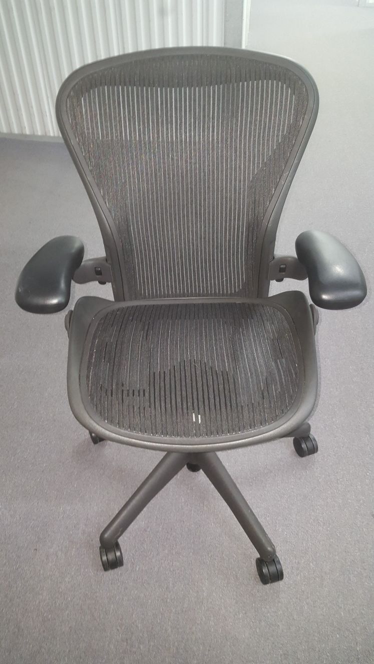 Herman Miller Aeron chair size B