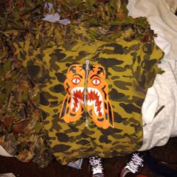 Bape T