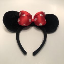 Minnie Mouse Red Bow Ears 