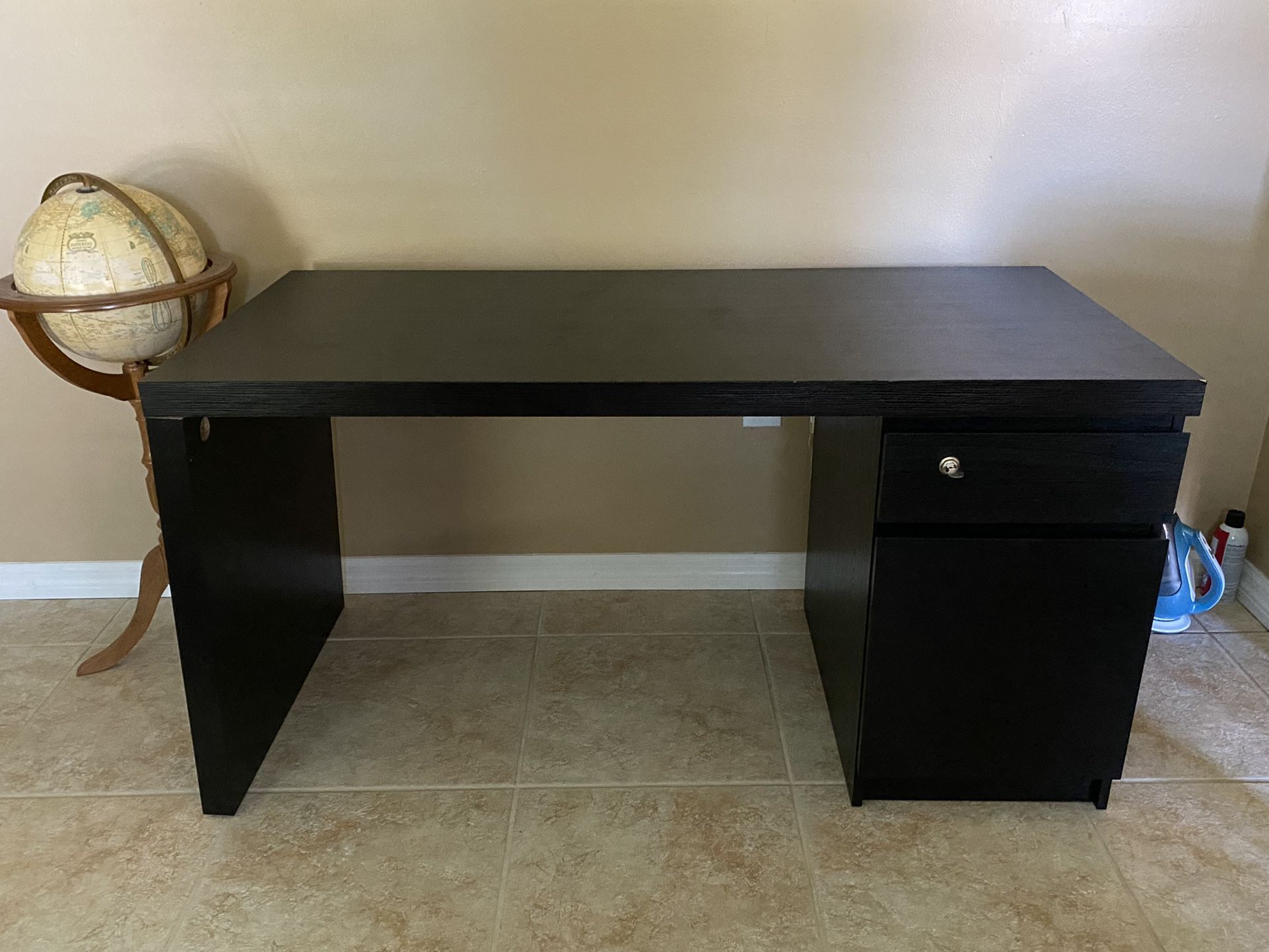 Black Office/Home Desk W/Rolling Chair 