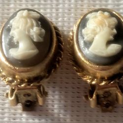 Vintage Cameo Brooch Style  Clip On Earrings 