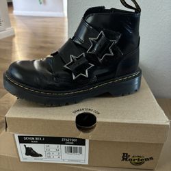 Youth dr Martens