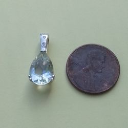 14k White Gold Zafiro Diamond Pendant 