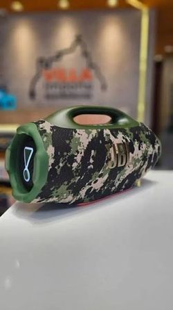 JBL boombox 4