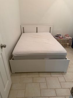 Full bed frame