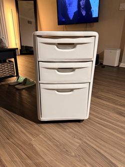 White 3-Drawer Rolling Storage Cabinet – Good Condition