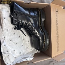 Doc Marten Jadon Boots