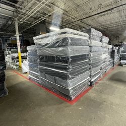 Queen Mattress ( Double Sided) With Free Box Spring - Free Delivery 🚚 Today To Reasonable Distance