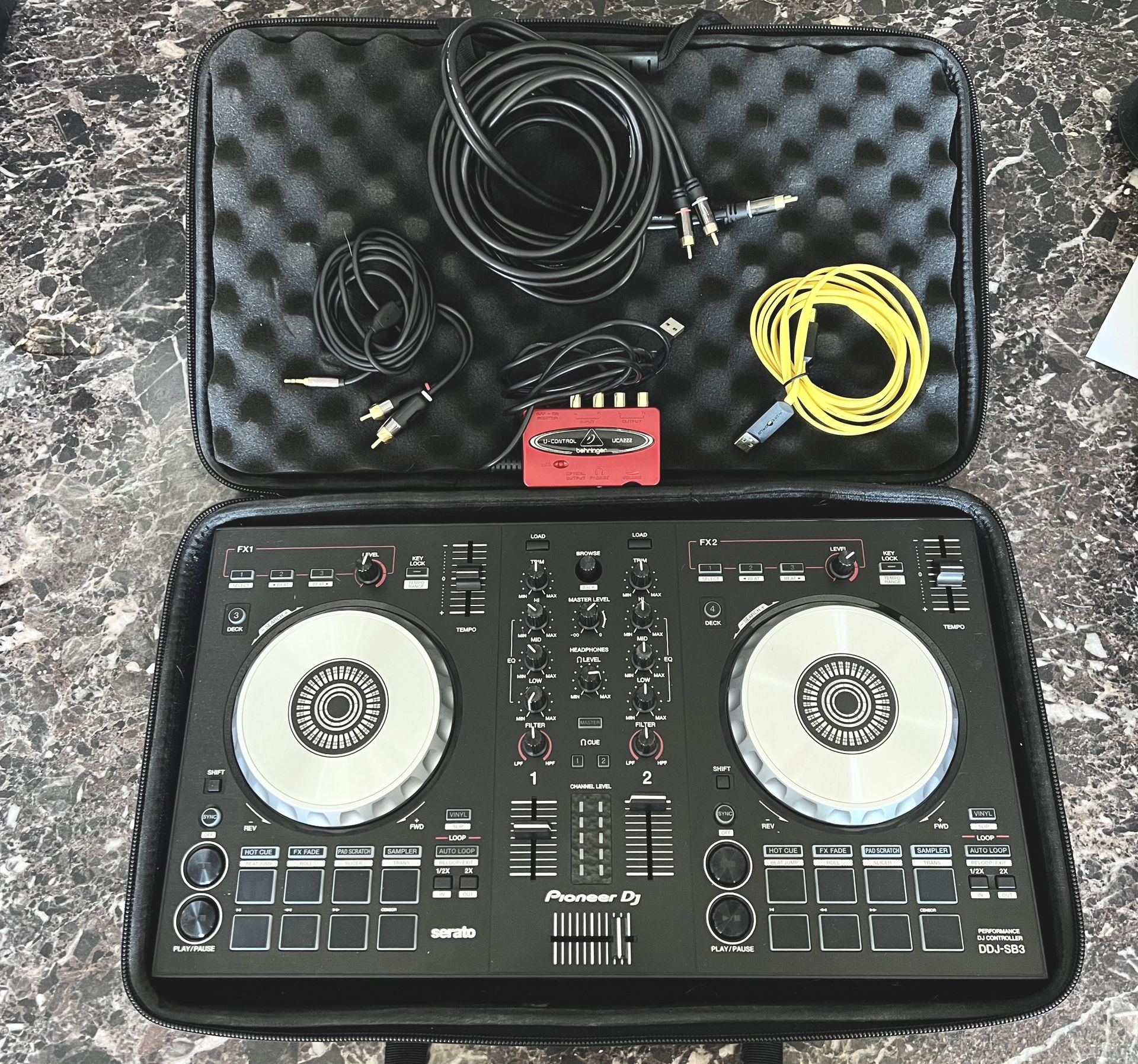PERFECT CONDITION BARELY USED: Pioneer DDJ SB3, 2 Channel DJ Controller For Serato, With Nice Cables, Dj Turntables 