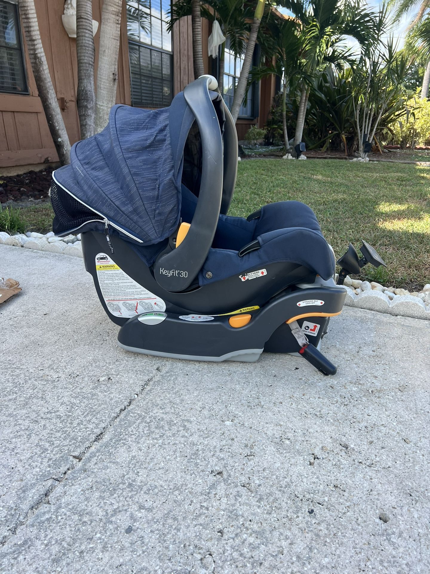 CHICCO KEYFIT 30 Infant Car Seat $125