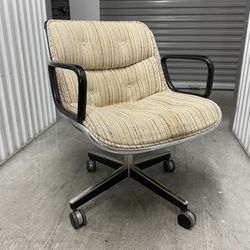 Iconic Knoll Pollock Executive Chair with arms located near the Miami Design District