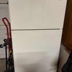 GE Refrigerator 