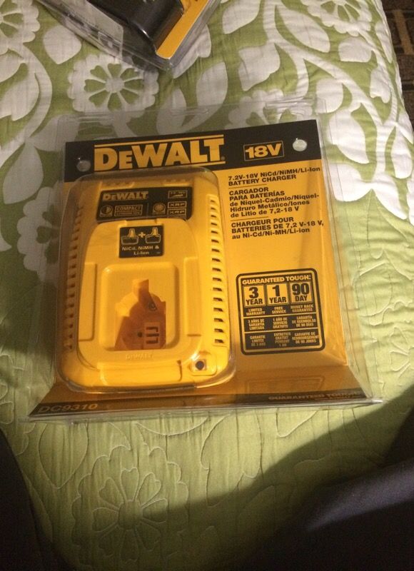 Dewalt 18V Battery Charger