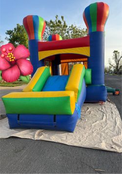 BOUNCE HOUSE