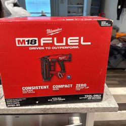 Milwaukee nail gun M 18 top-of-the-line
