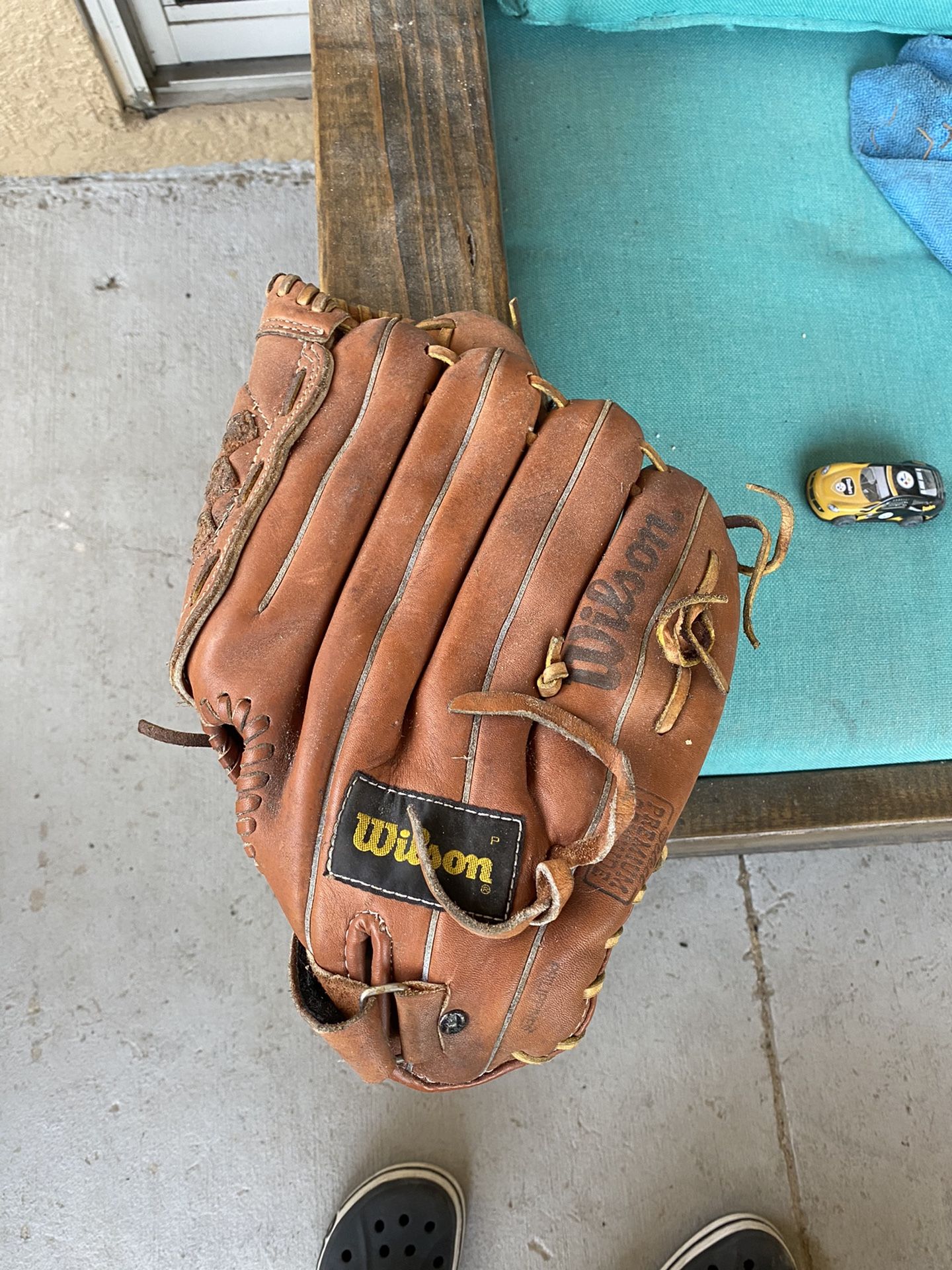 Baseball glove