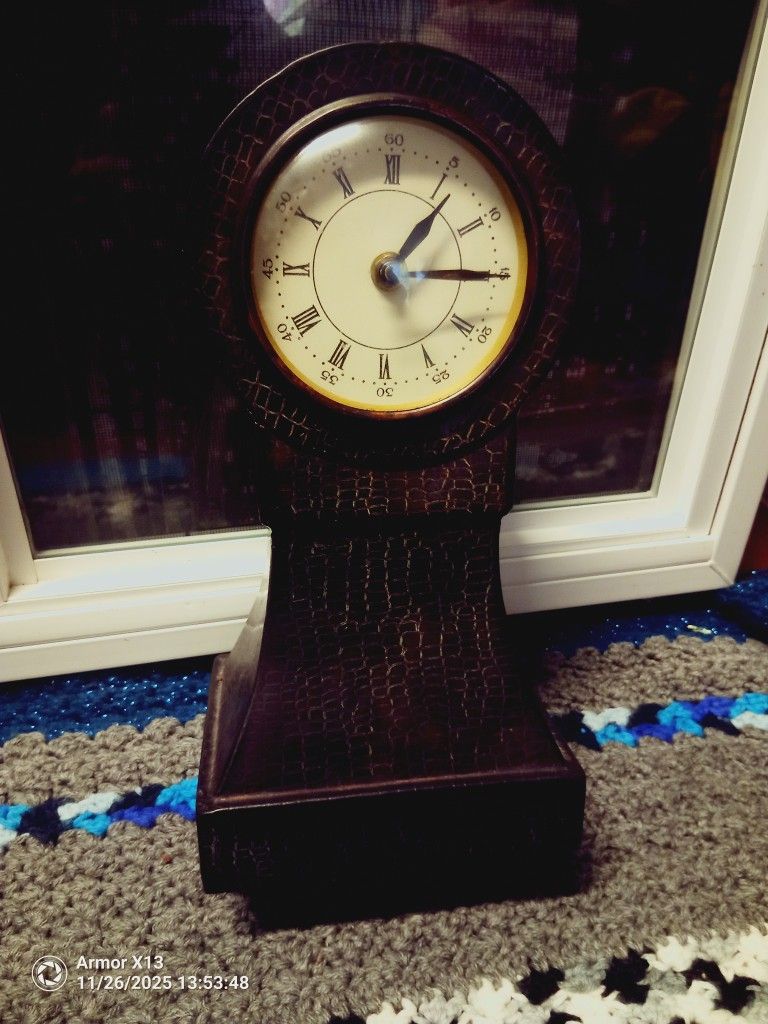 Vintage Faux Crocodile Leather Mantle Clock w/ Takane Quartz Movement - Works!