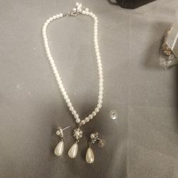 Vintage Pearl necklace and earrings