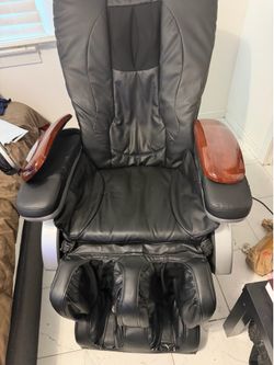 DELUXE MASSAGE CHAIR By BestMassage