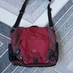 REI Bag 17”x17”