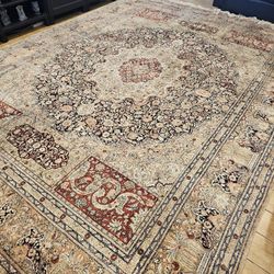 Fine Hand-Knotted Oriental Rug| 9' x 13' | High 220 KPSI