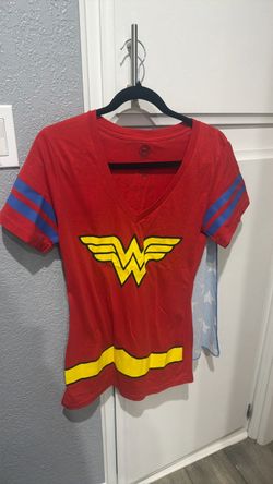 Wonder women shirt with cape
