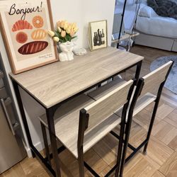 Kitchen table With 2 Chairs 