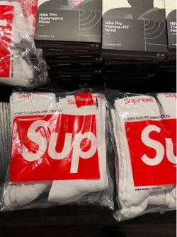 Supreme socks