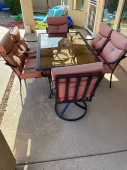 Free Outdoor Dining Table