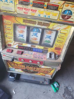 Maquina de casino en 120