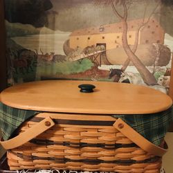 LONGABERGER GENEROSITY. BASKET