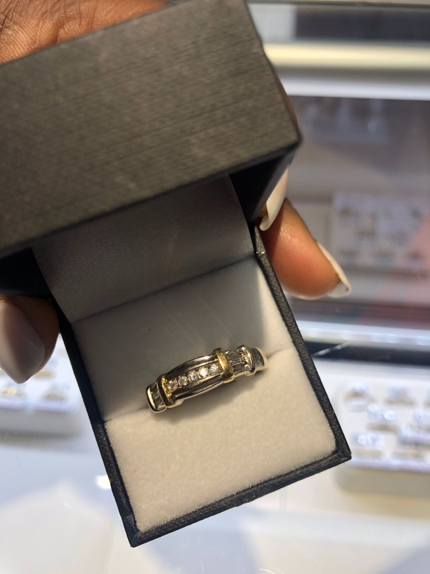 14K GOLD MENS RING ($40 TO PUT ON LAYAWAY)ASK FOR KEEKEE