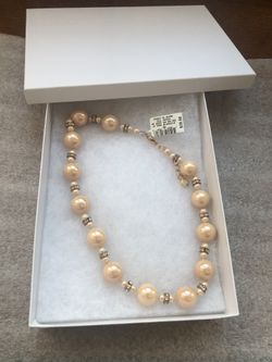 Rose pink pearl necklace