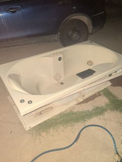 Whirlpool bathtub jacuzzi