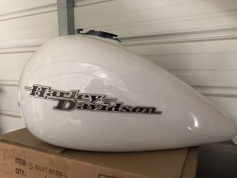 Street Glide tank Crushed Ice Pearl