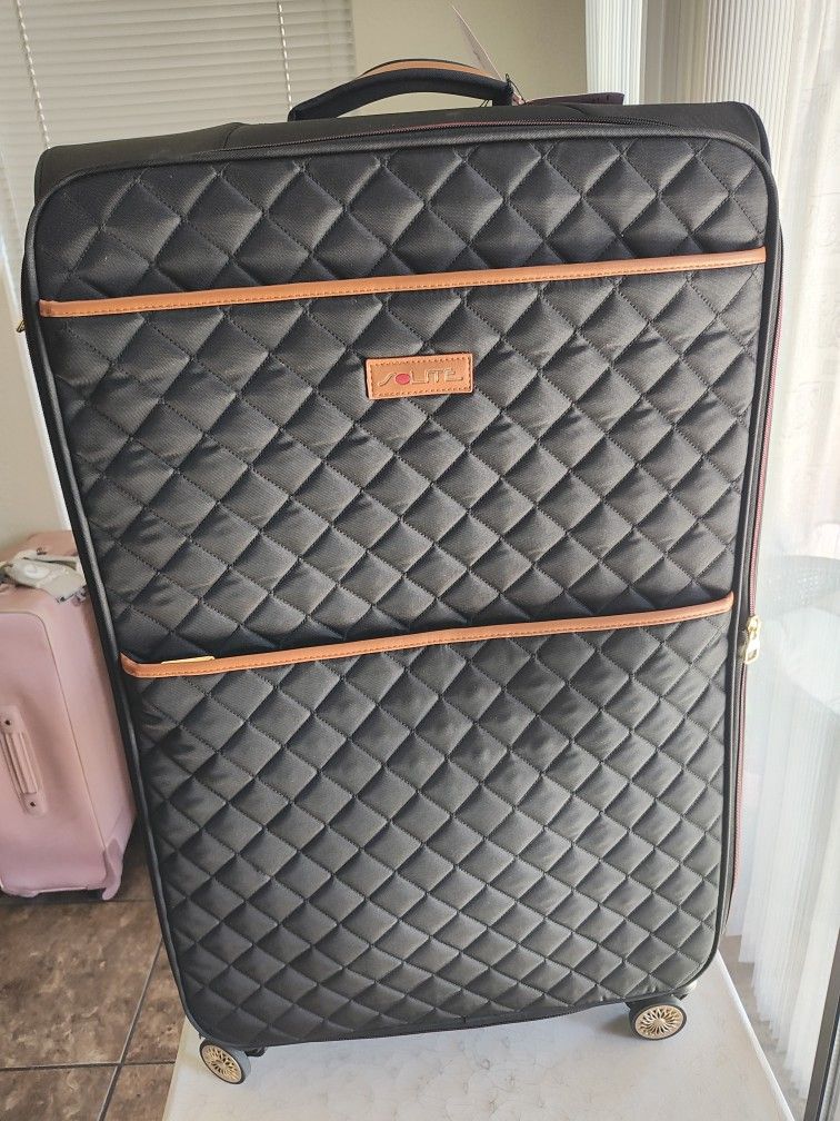 Solite Emma 32 Inch Expandable Upright Spinner Luggage