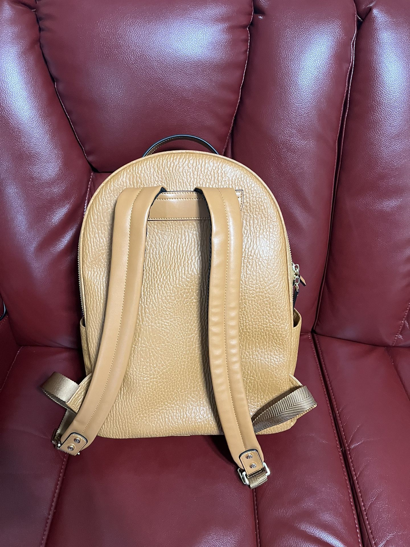  735 El magnifico, leather backpack brown Youngla 735 El Magnifico Luxury Backpack for Sale in  main image 4