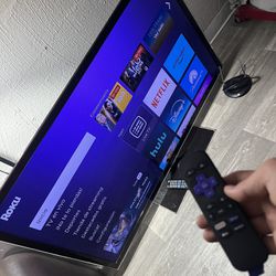 Smart TV Samsung 55” With Roku RED DESCRIPTION $99
