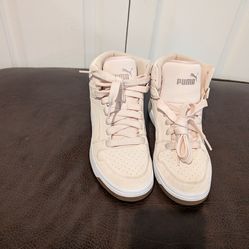 Women's Puma size 7