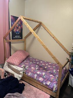Twin Montessori House Frame Bed – Solid Wood, Like New