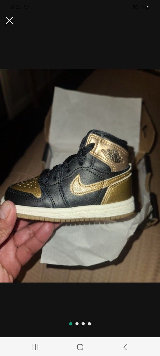 Jordan 1 RETRO. Size6C