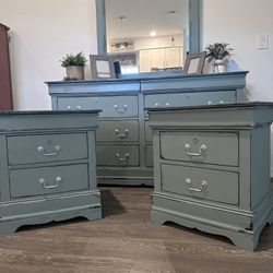 4 Piece Soft Blue Distressed Bedroom Set 