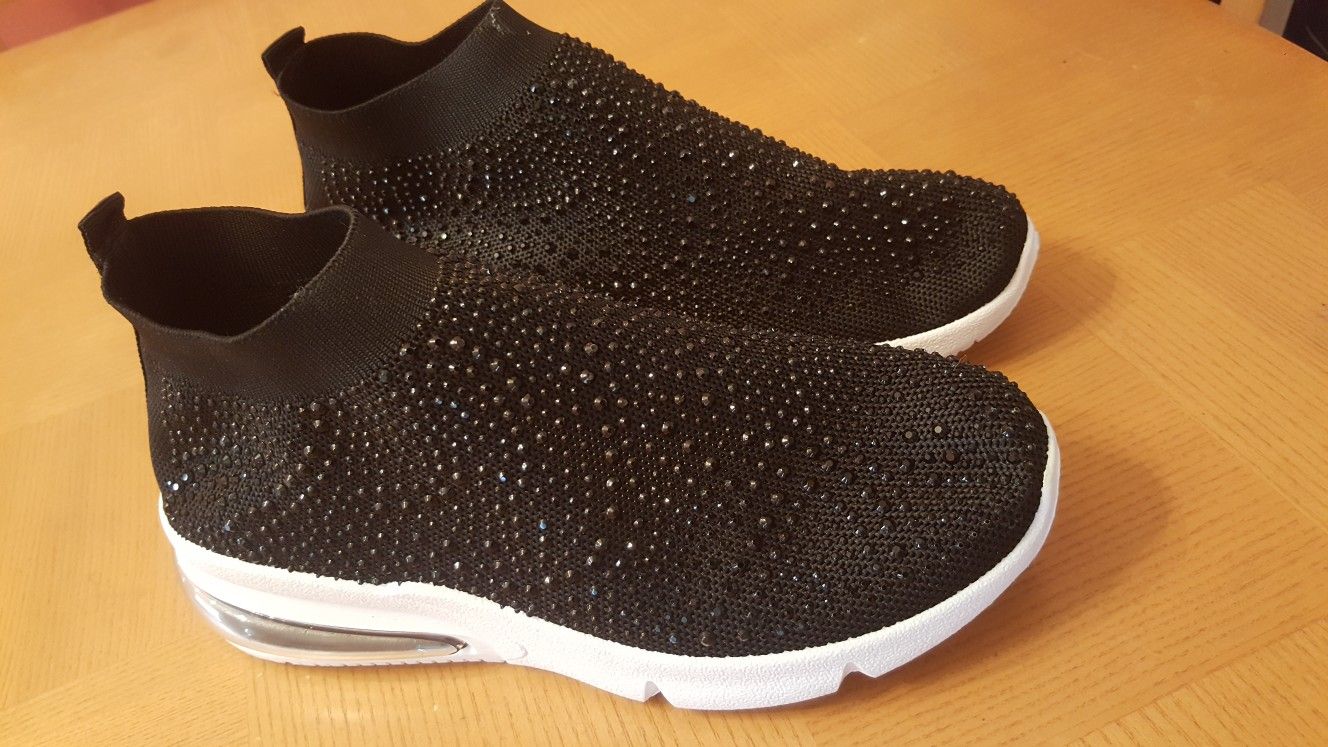 Easy pull up Women Sneaker -size 10 Atalina shoes
